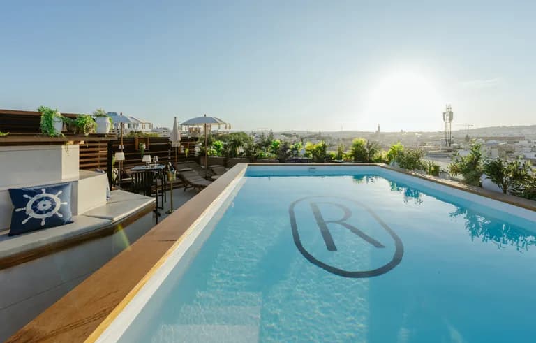 Pool Rooftop