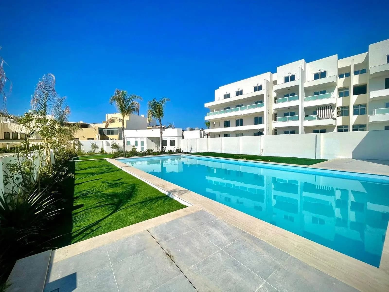 De Rohan Parc Residence Pool Outdoor